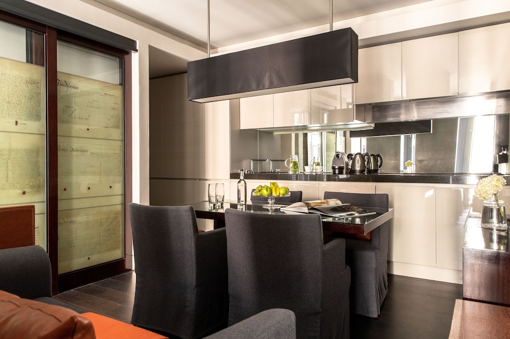 Grosvenor House Suites 39/41