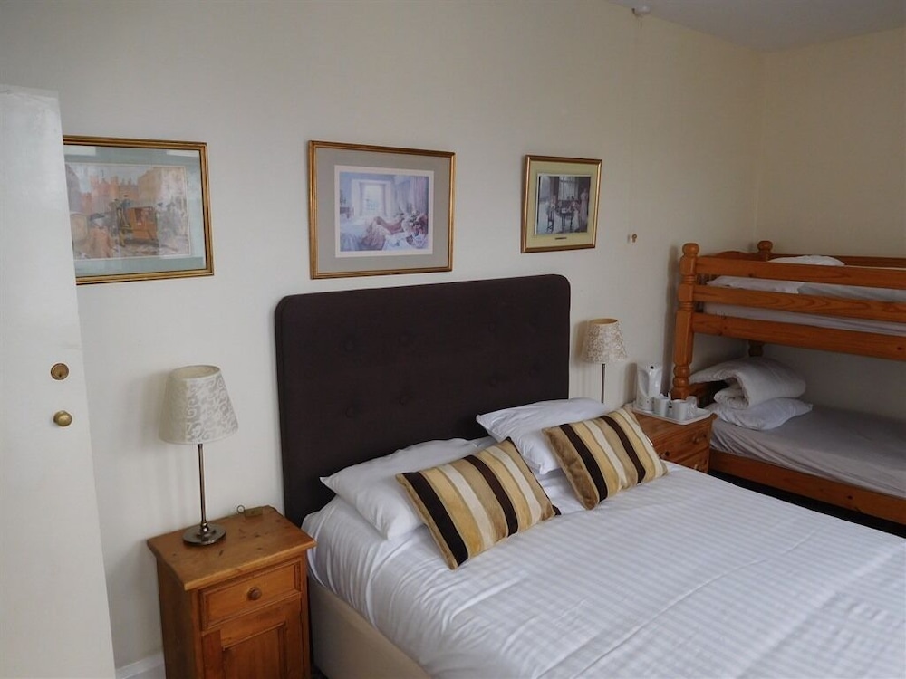 Cliff Hall Hotel 13/35