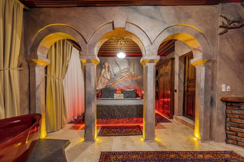 HISTORICAL GOREME HOUSE 8/65