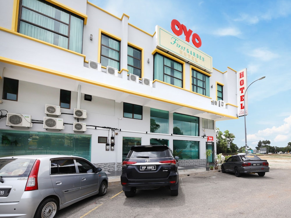 OYO 44043 First Garden Hotel in KUANTAN