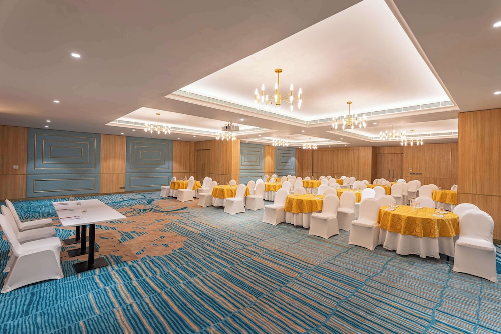 Park Inn & Suites by Radisson Thrissur East Fort 21/47