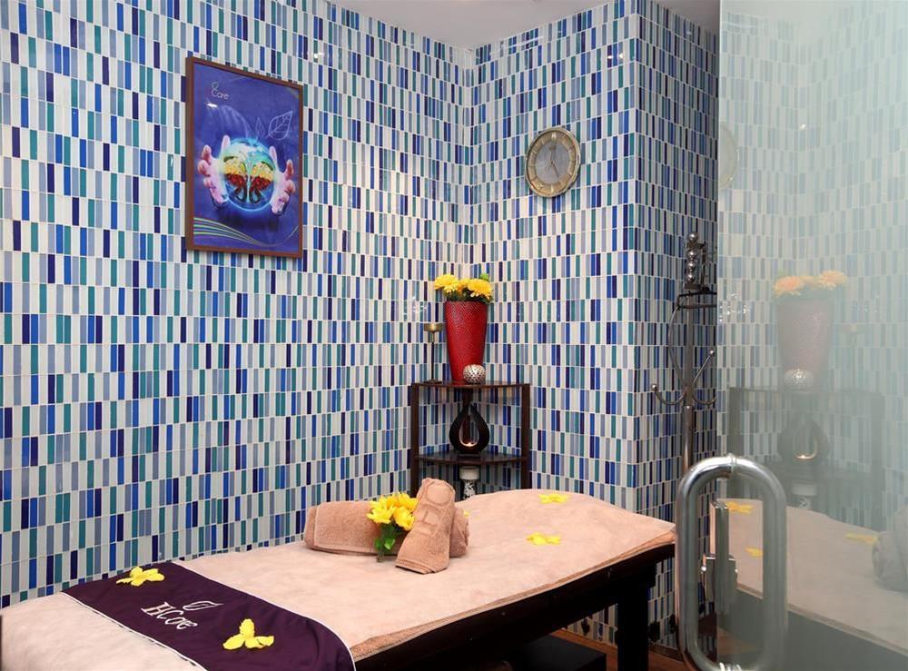 فندق مينا الجبيل سابقا جولدن توليب(Razana Hotel Al Jubail) 55/60