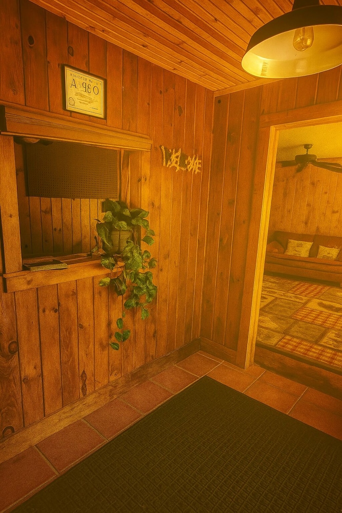 Early Blue Motel 22/41