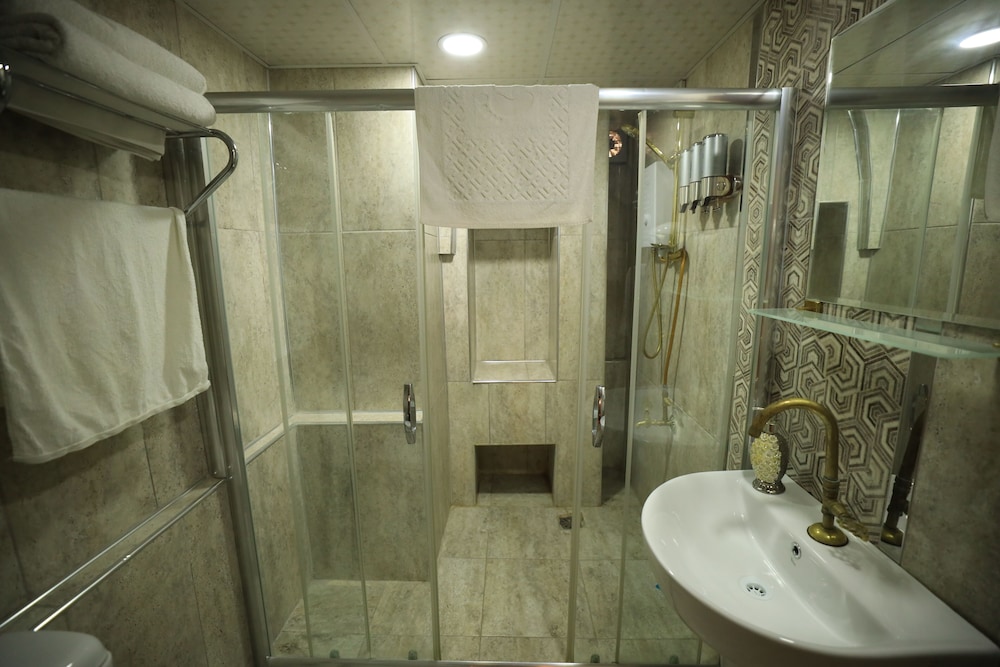 Nahrin Hotel & Art 36/39