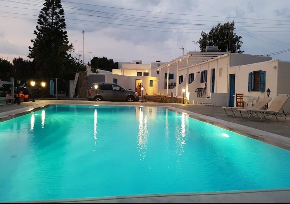 Nikos Rooms 39/50