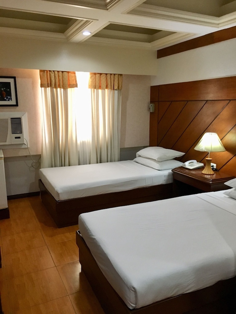 Wregent Plaza Hotel 13/55