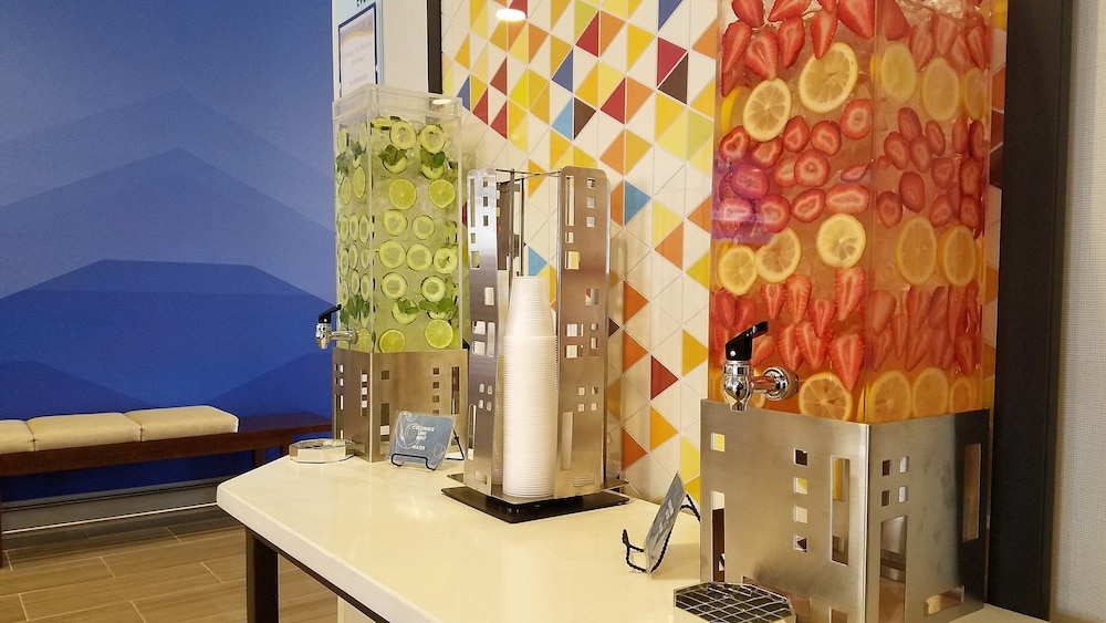 Holiday Inn Express Baltimore-Bwi Airport West 13/70
