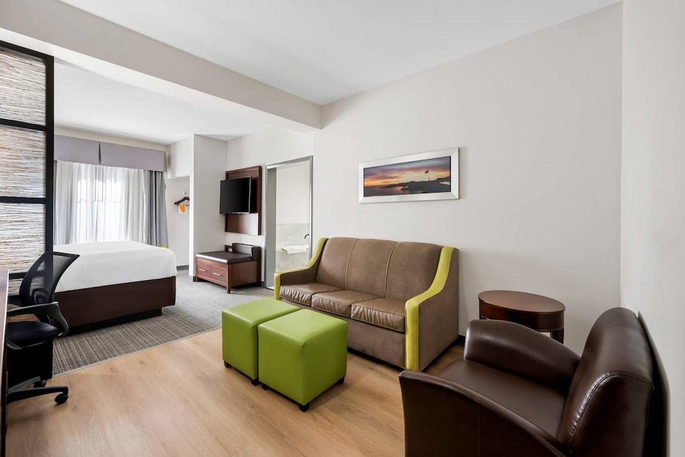 Comfort Suites New Bern near Cherry Point 42/65