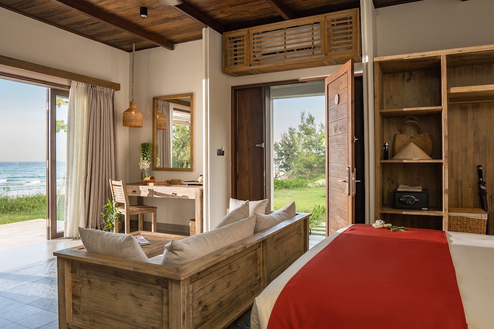 Crown Retreat Quy Nhon 64/88