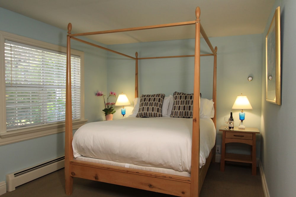 Inn at Occidental 17/50