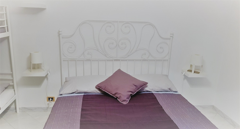 Rhome Sweet Rhome Suite 22/40