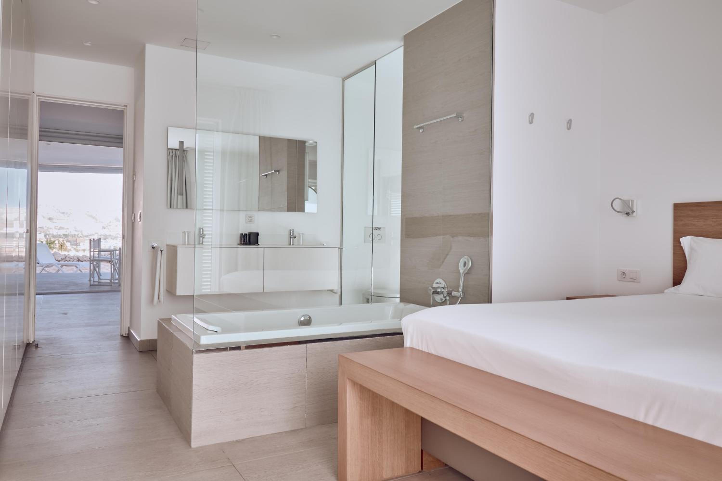 Serenity, 2 Bedrooms, Bliss, Suite, 2 King Beds, Sea View