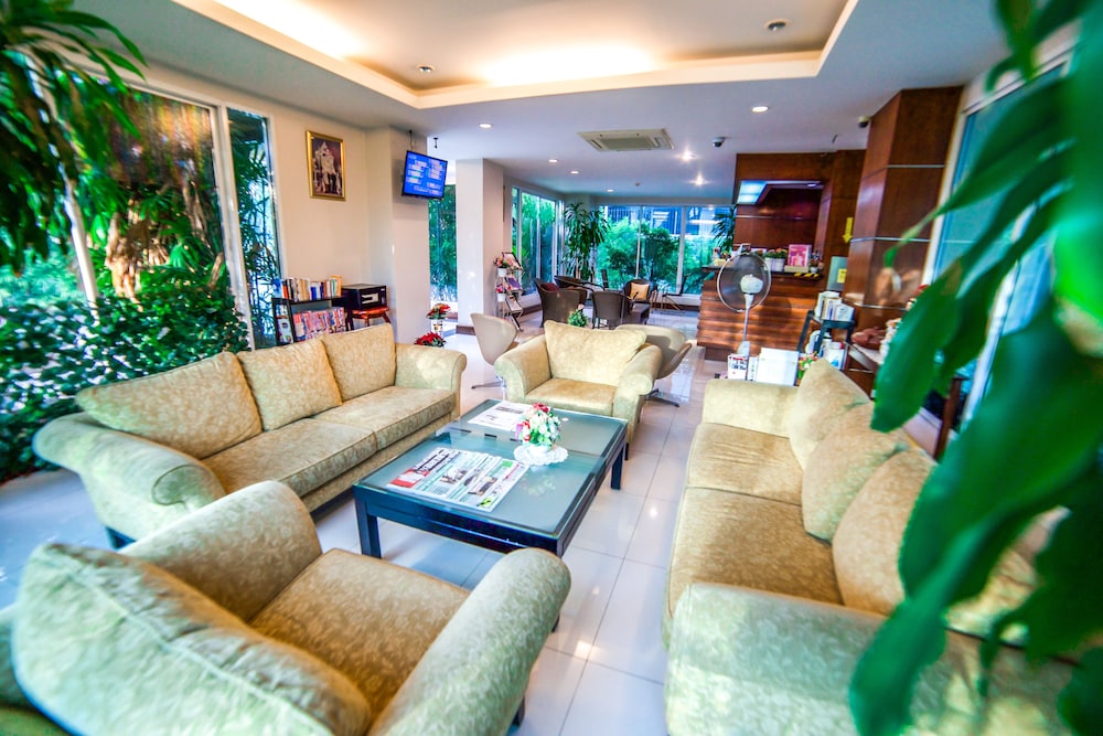 Kanavera Sriracha Hotel and Serviced Apartment 57/77