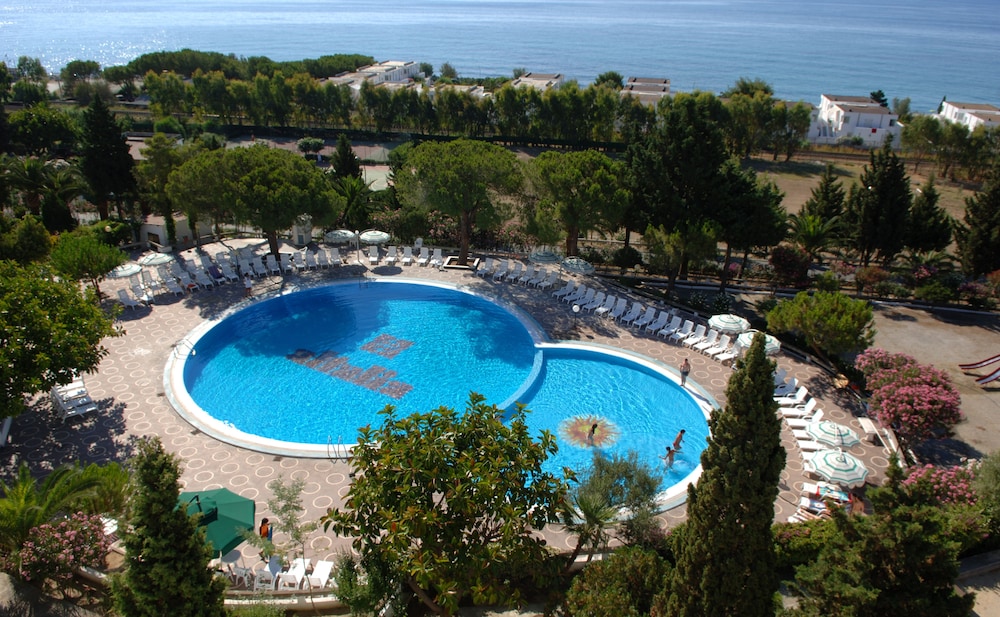 Hotel Villaggio Club ALTALIA 24/32
