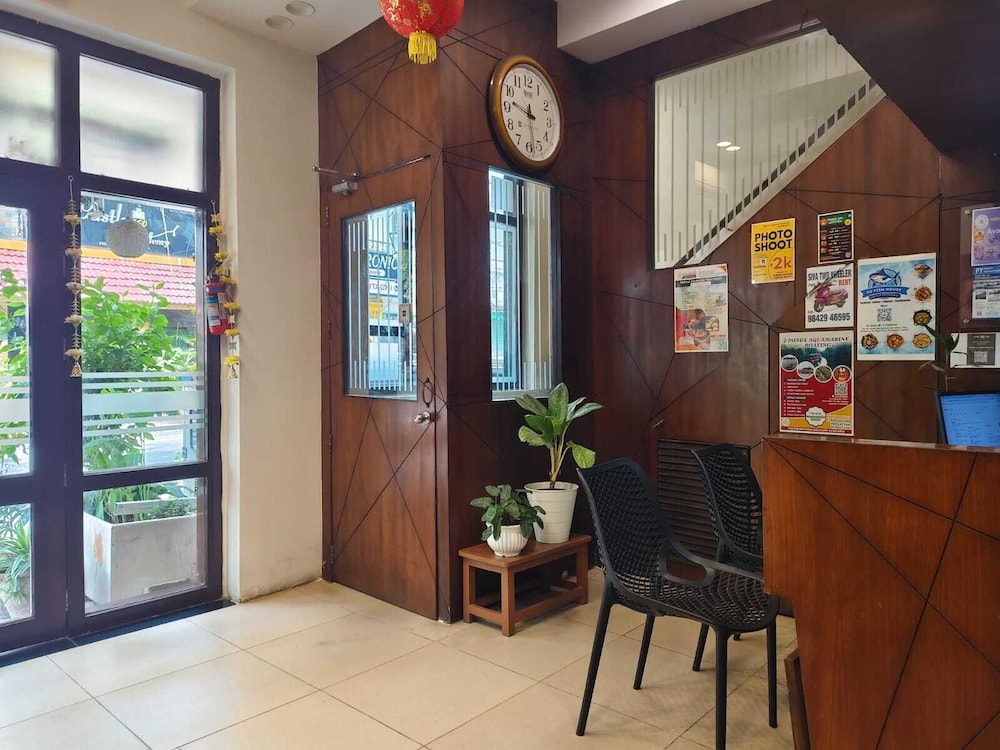 OYO Rooms off Aurobindo Ashram 8/65