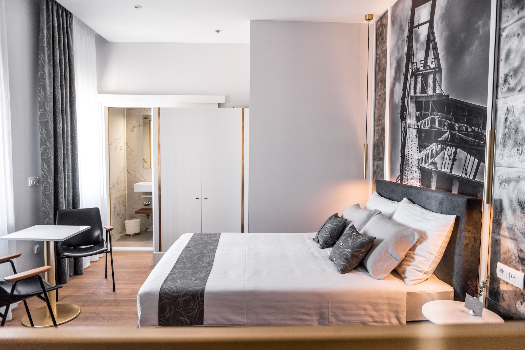 DELUXE, SUITE, QUEEN BED, SEA VIEW, SOFA