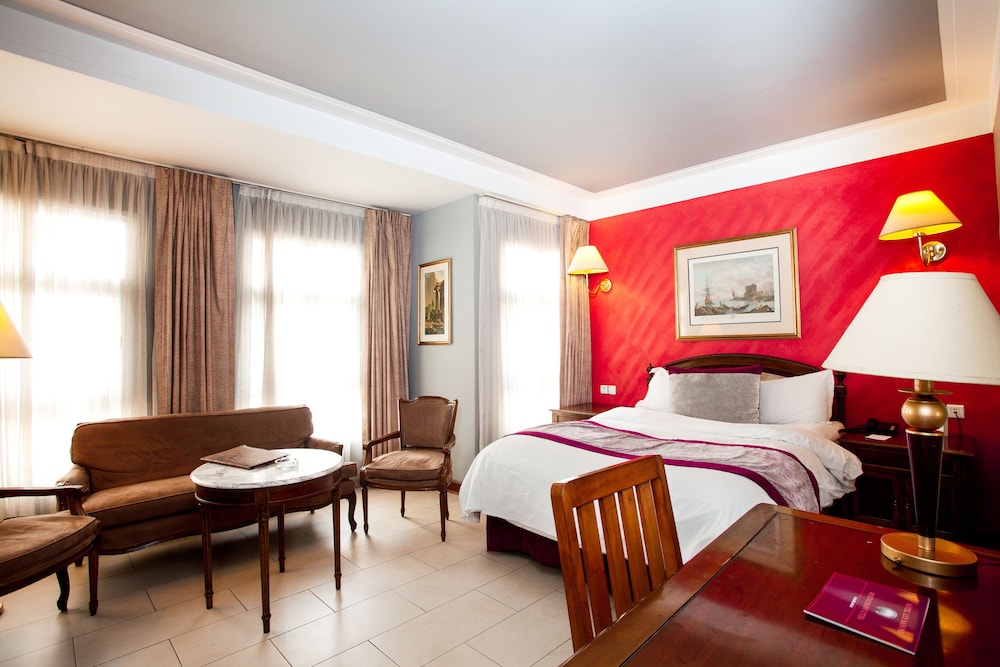 Hotel Les Saisons 18/30