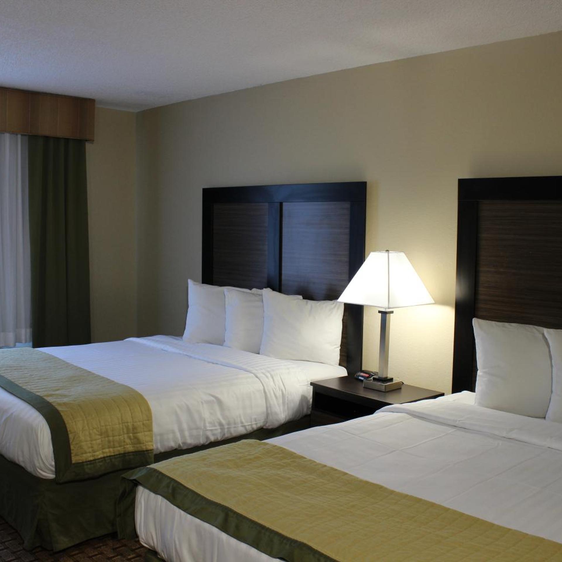 غرفة ديلوكس بسريرين كوين، Baymont by Wyndham Fort Myers Airport 3/5