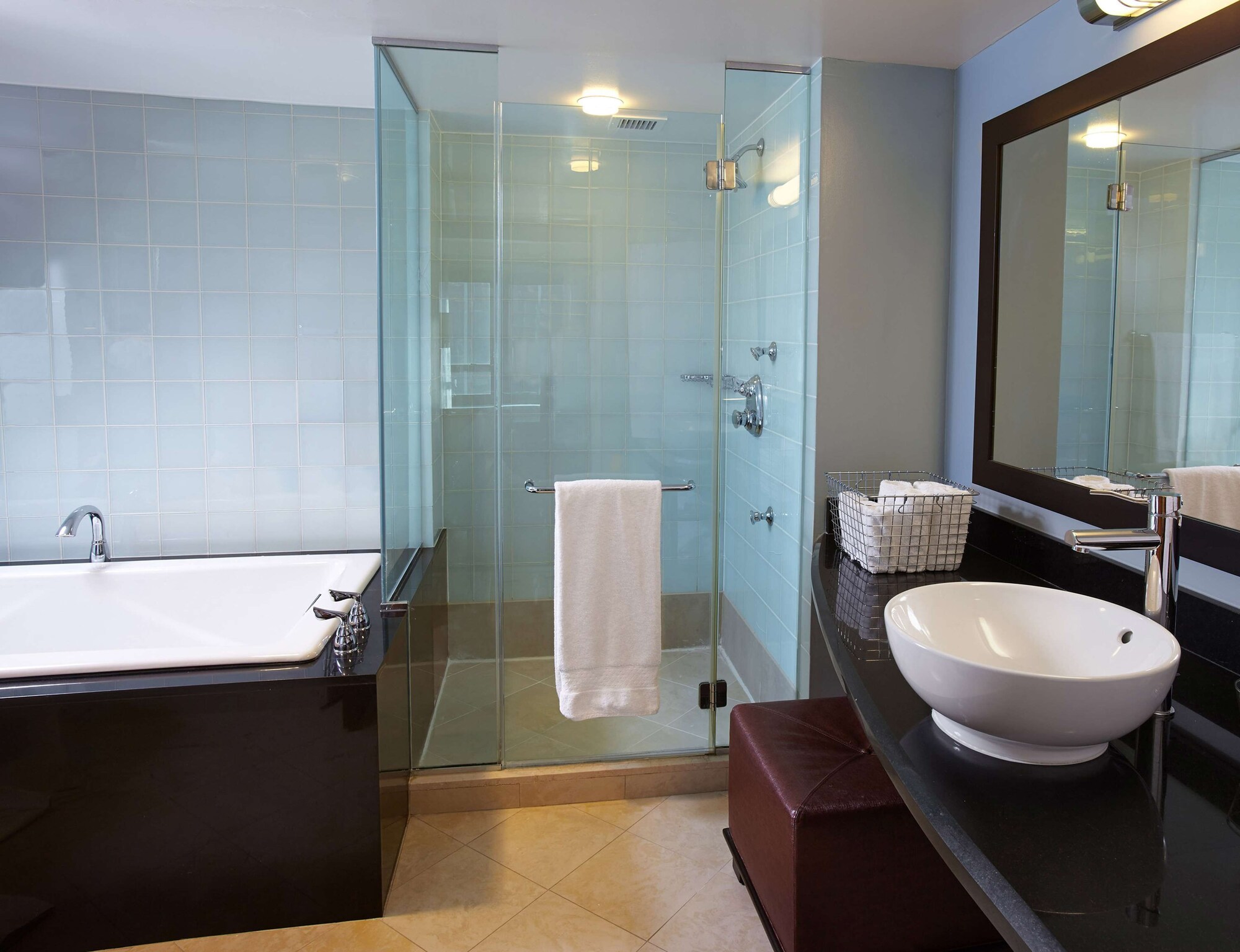 جناح بسريرين كينج بغرفتي نوم مع أريكة، Hilton Club New York 5/5