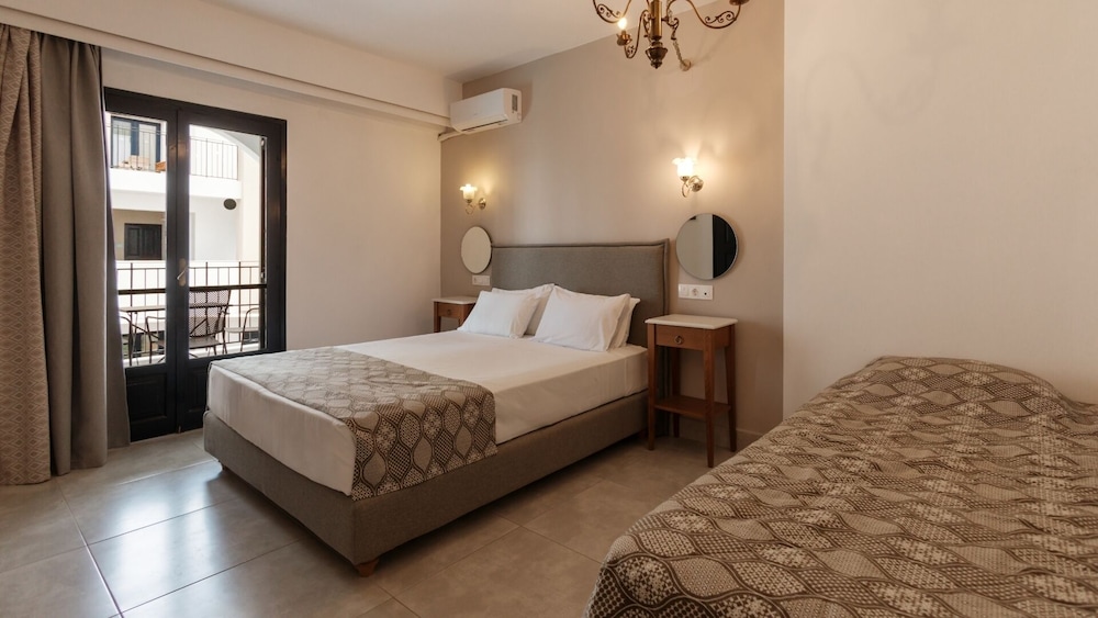 غرفة سوبيريور ثلاثية بسرير مزدوج وسرير فردي، Nami Hotel & Suites 3/5