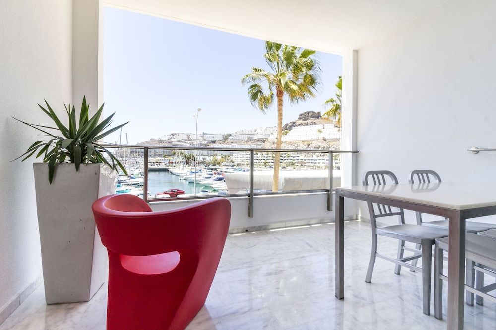 Marina Suites Hotel 57/68