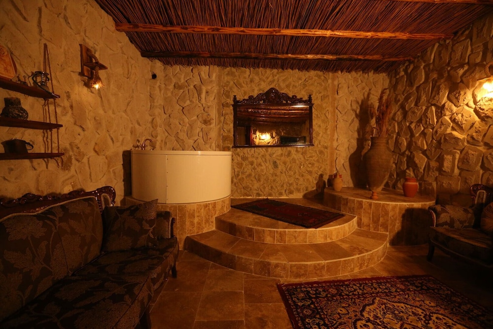 Nar Cave House & Swimming Pool 38/84