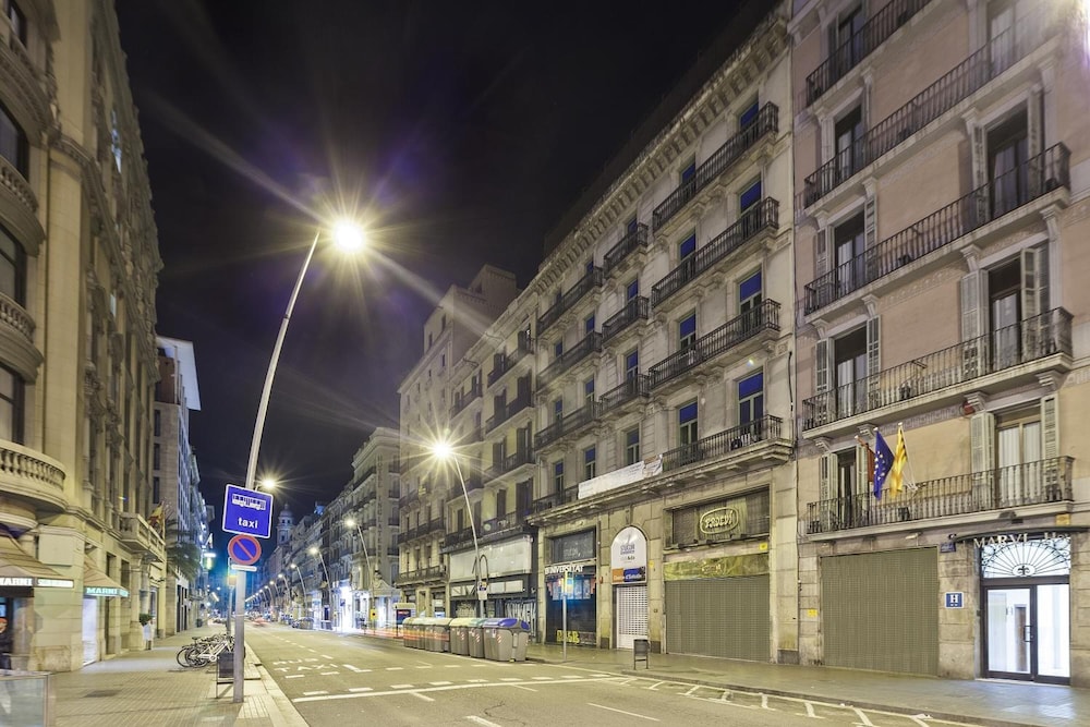 Hotel Chic&basic Lemon Barcelona 3/33