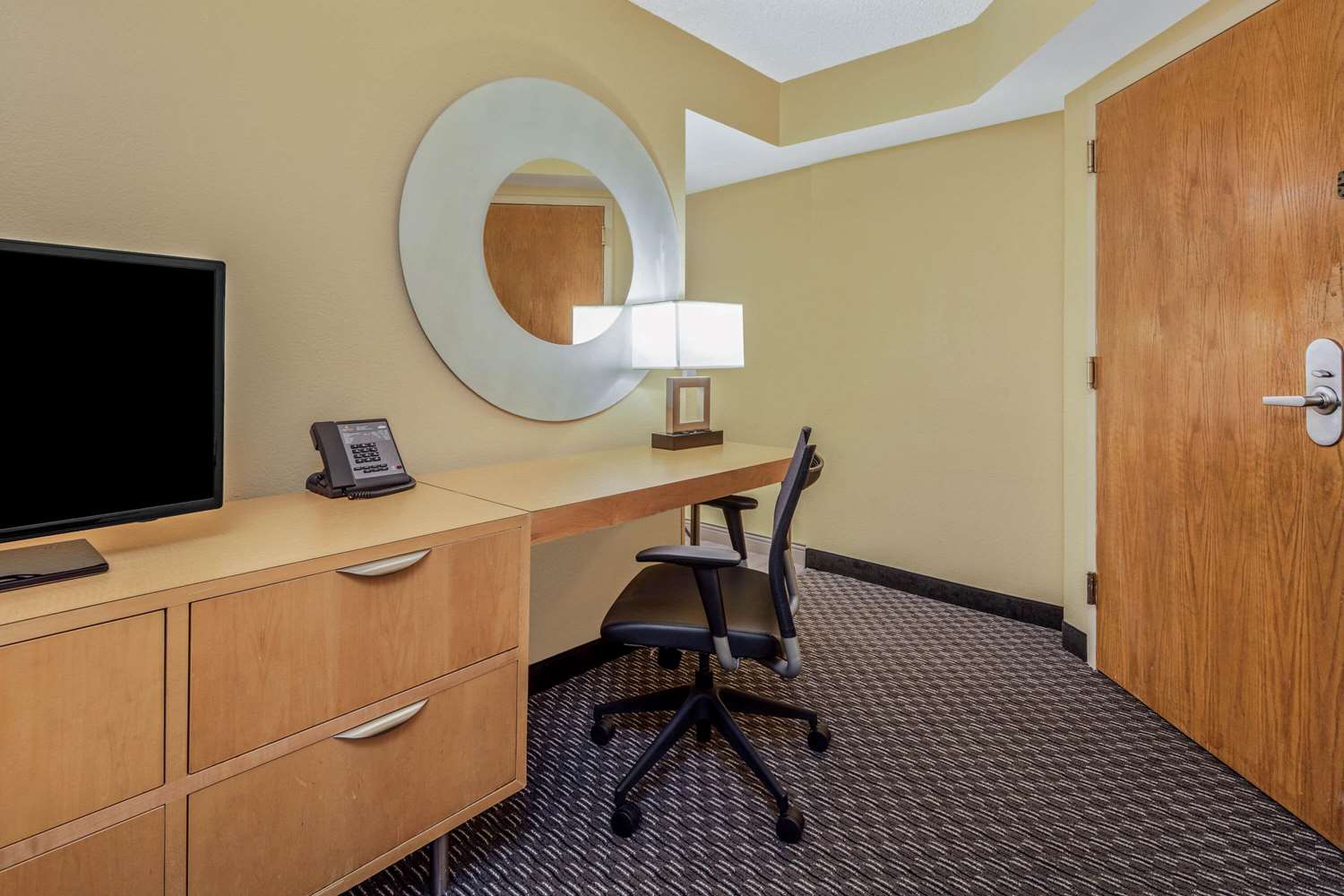 La Quinta Inn Suites By Wyndham Naples Downtown 39/48
