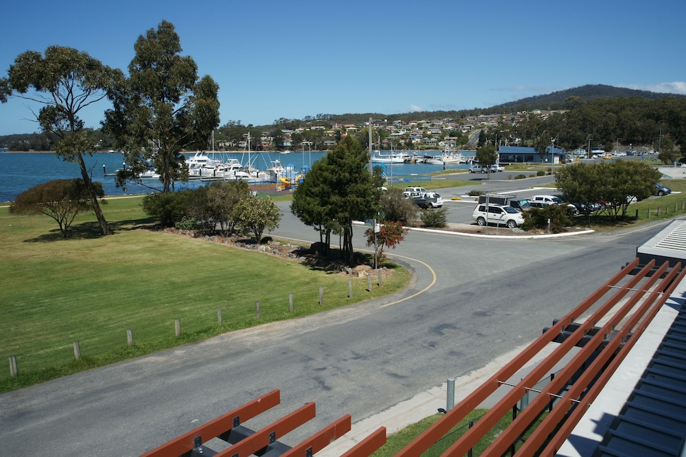 Bayside Inn 3/41