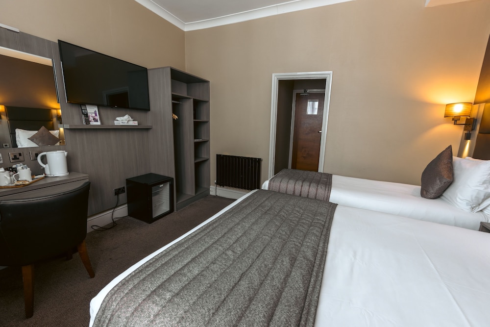Brunel Hotel 30/67