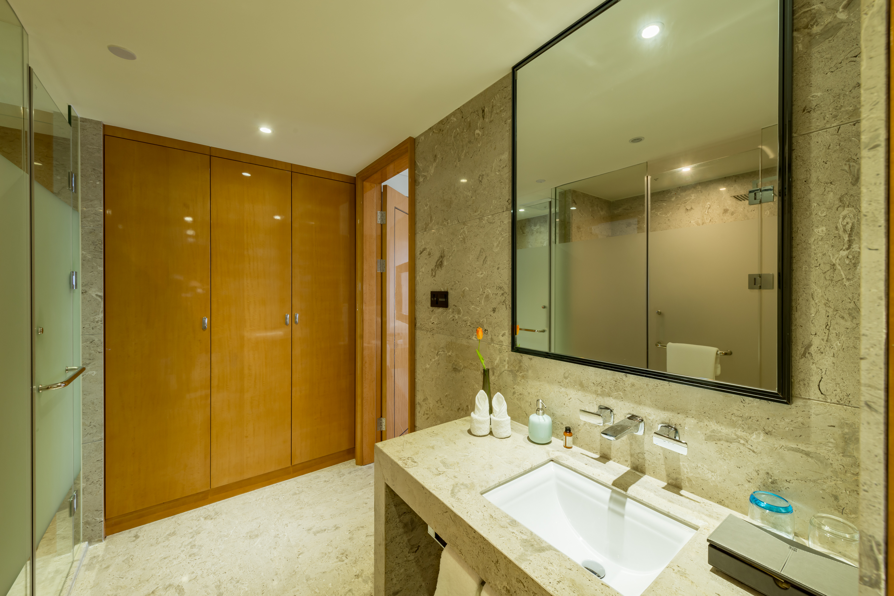 Rezen Hotel Jade Crystal 39/51