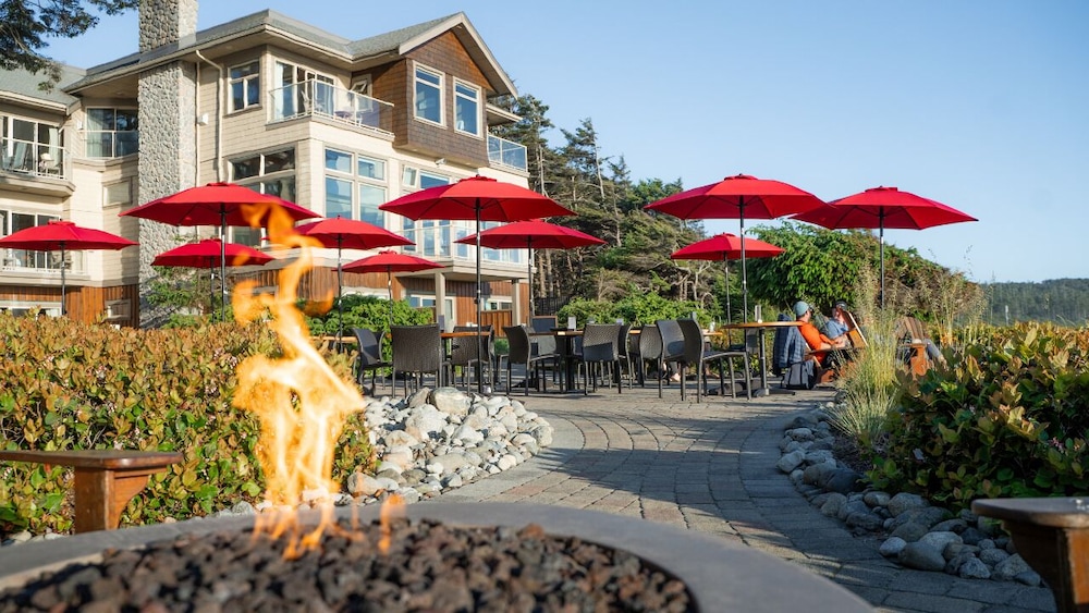 Long Beach Lodge Resort 63/72