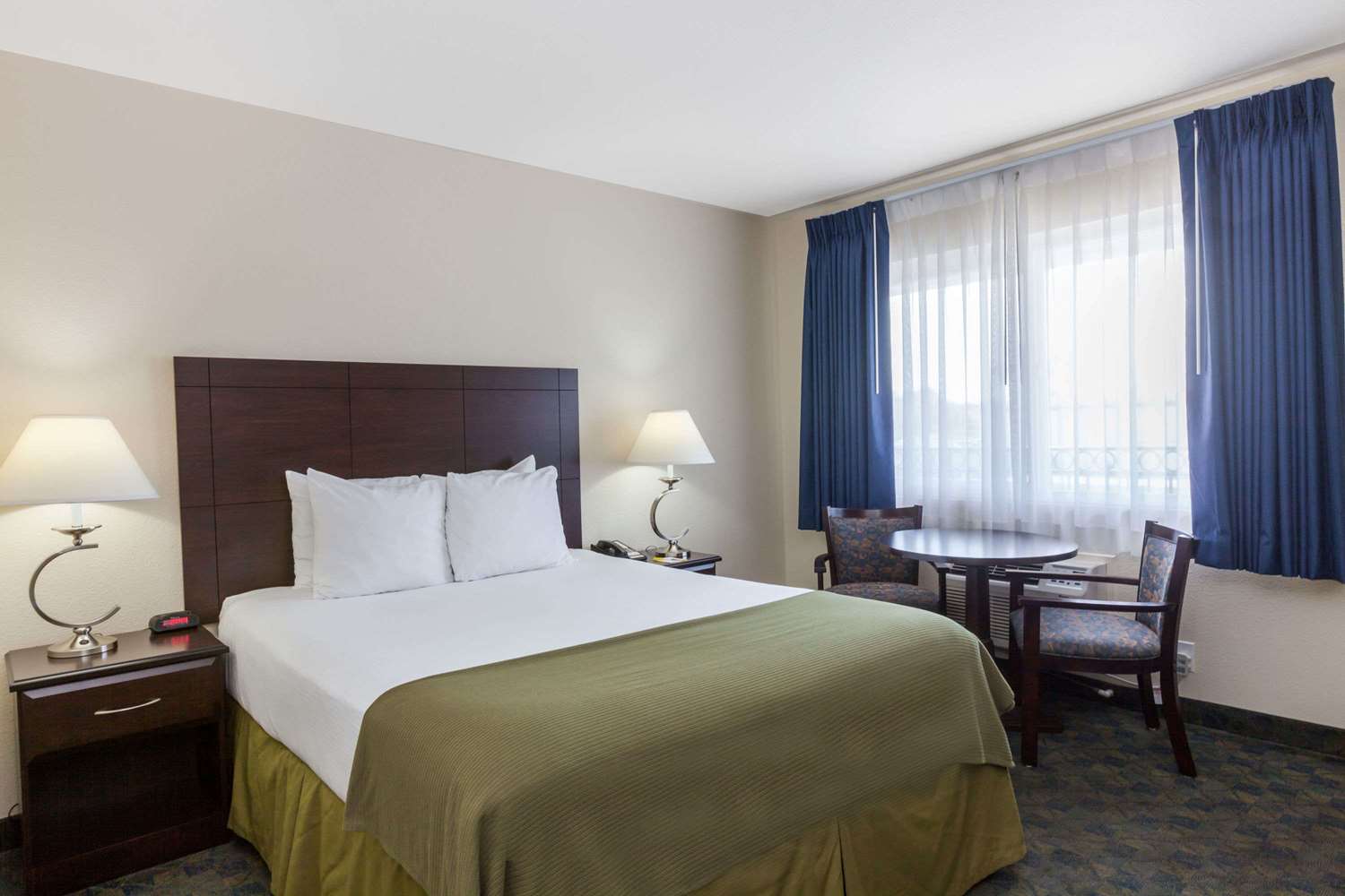 Days Inn By Wyndham Santa Maria 2/18
