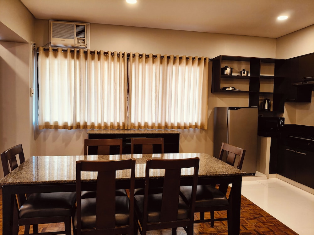 Tropicana Suites 56/74