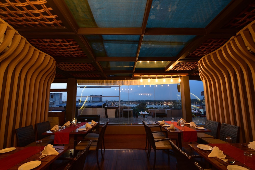 HOTEL SURYA PLAZA 39/46