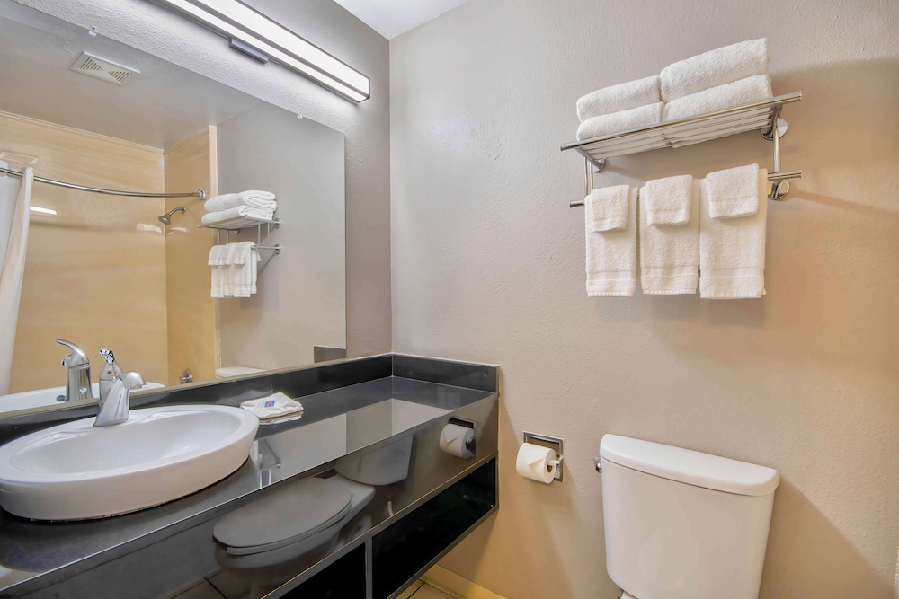 Studio 6 Extended Stay - San Antonio, TX - Medical Center 53/60