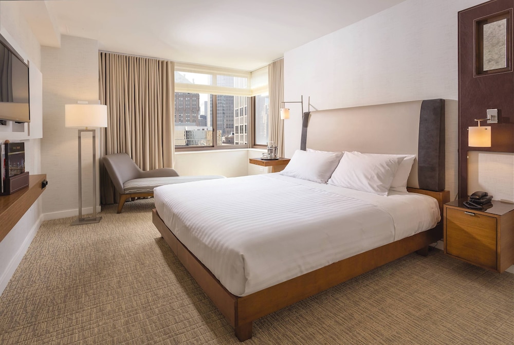 2 BEDROOMS, SUITE, KITCHEN