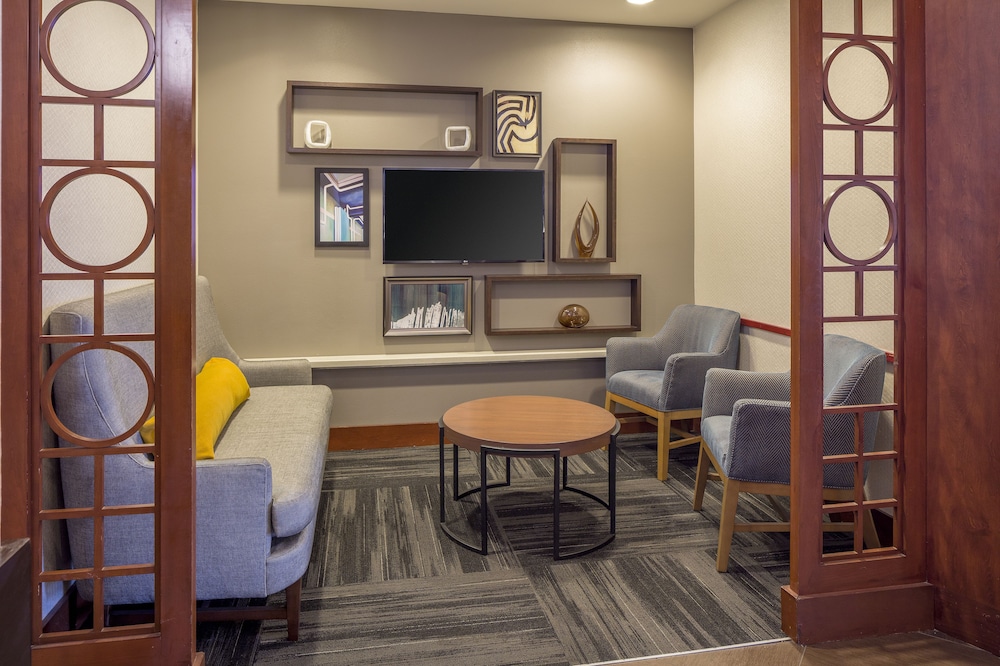 Hyatt Place Austin/Arboretum 61/69