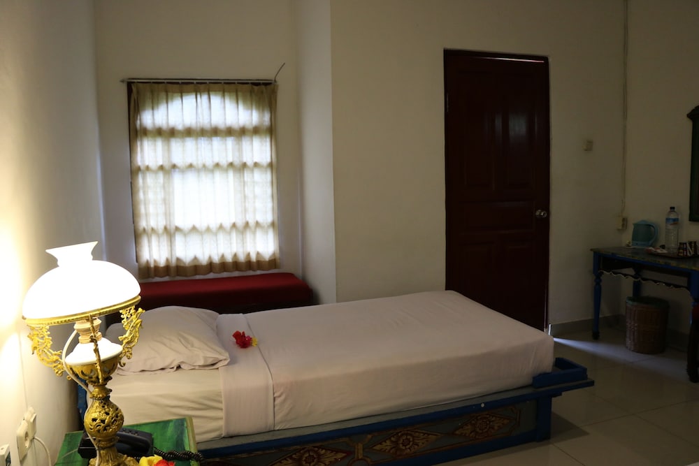 Puri Bunga Beach Cottages Lombok 24/73