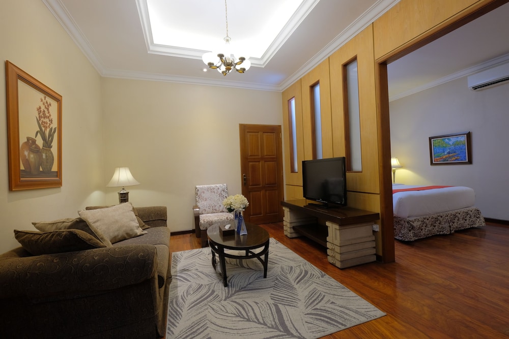 Diamond Hotel Solo 24/27