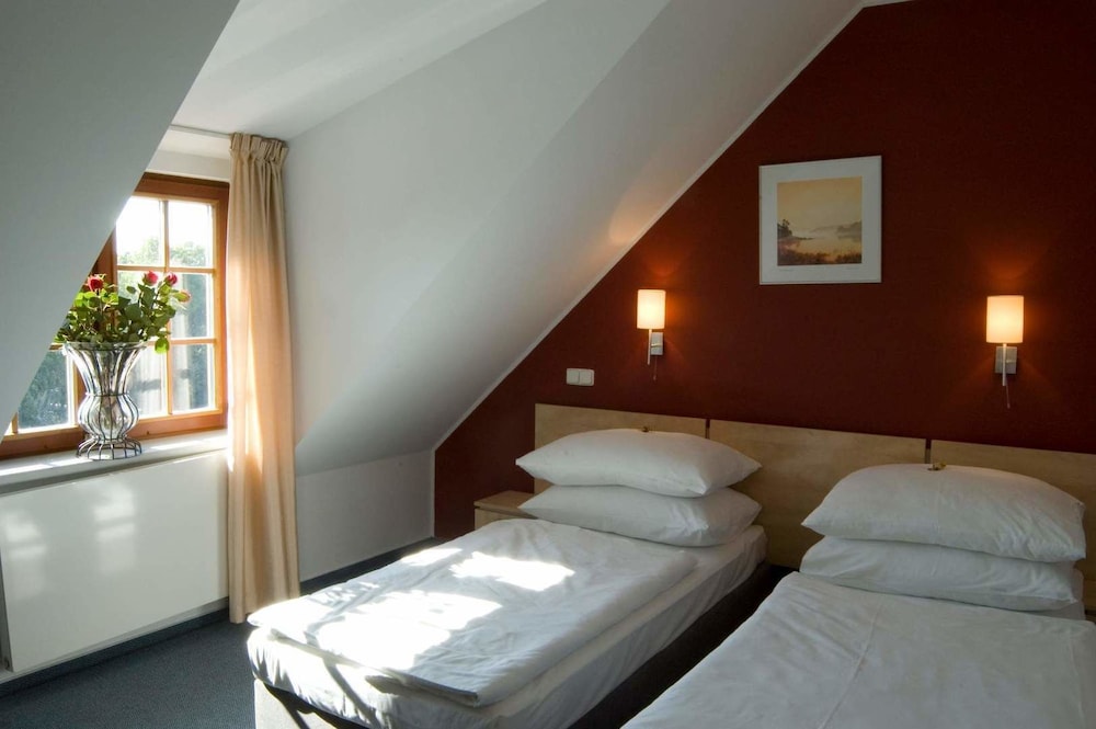 Hotel Chvalska Tvrz 22/68