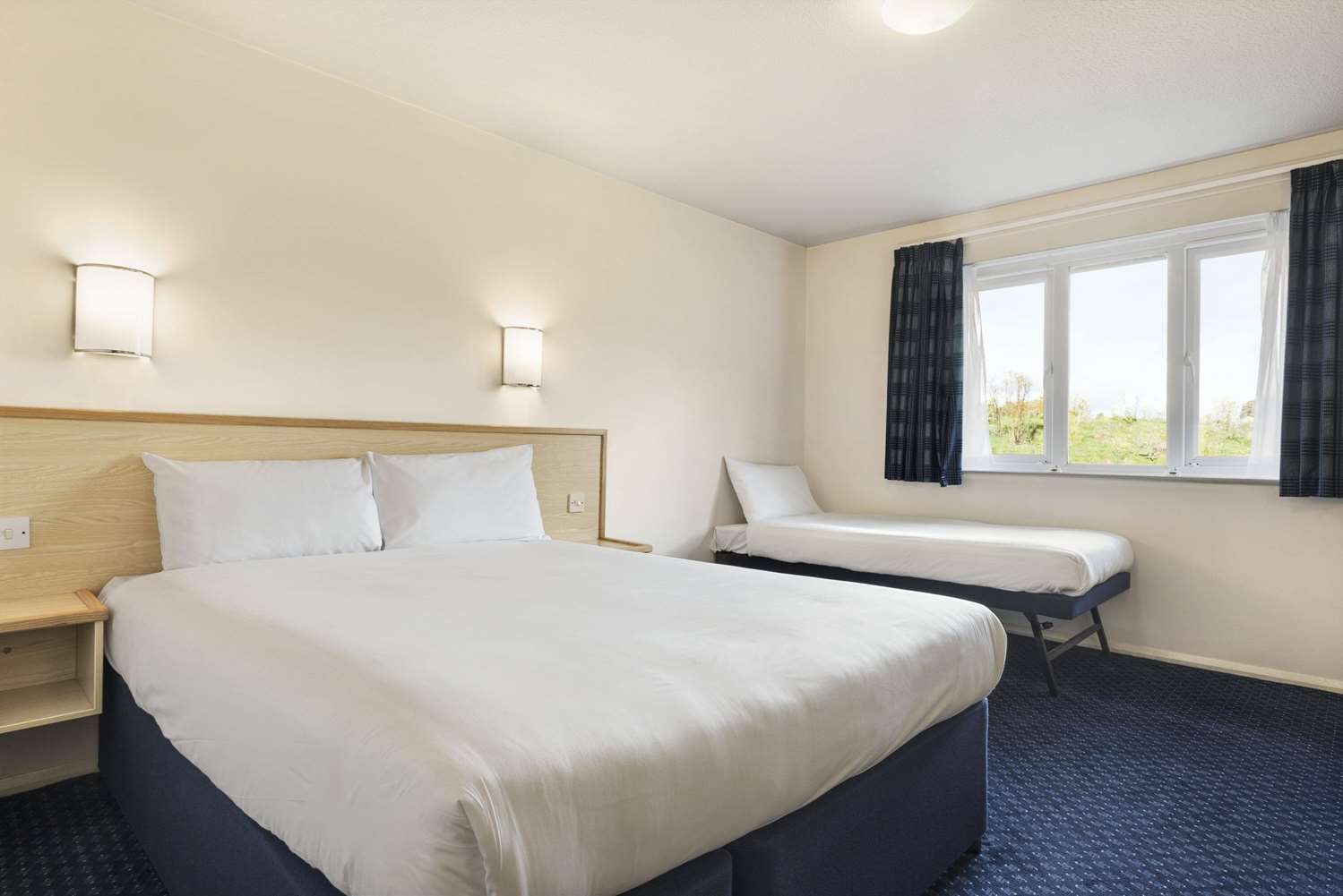 Days Inn by Wyndham Sutton Scotney North 10/29