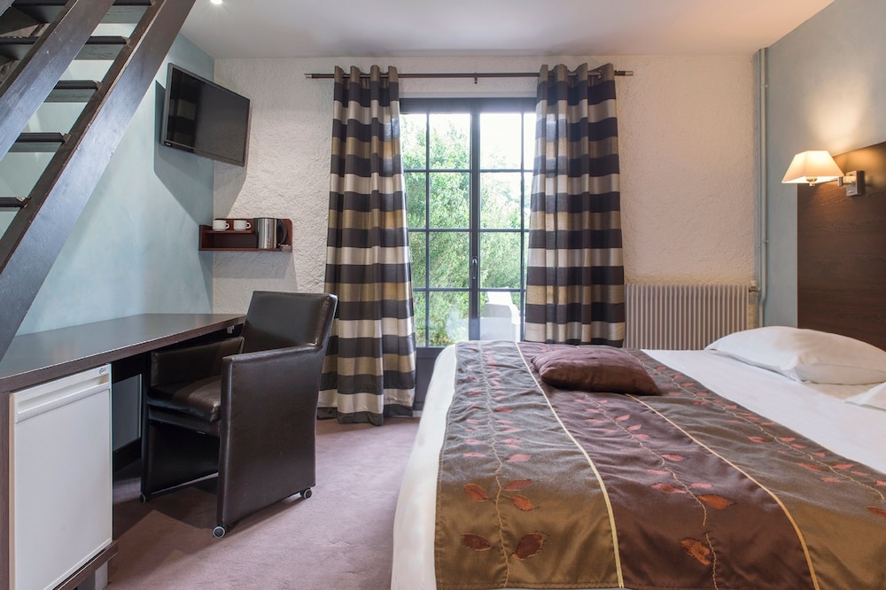 INTER-HOTEL LES COQUELICOTS 4/25