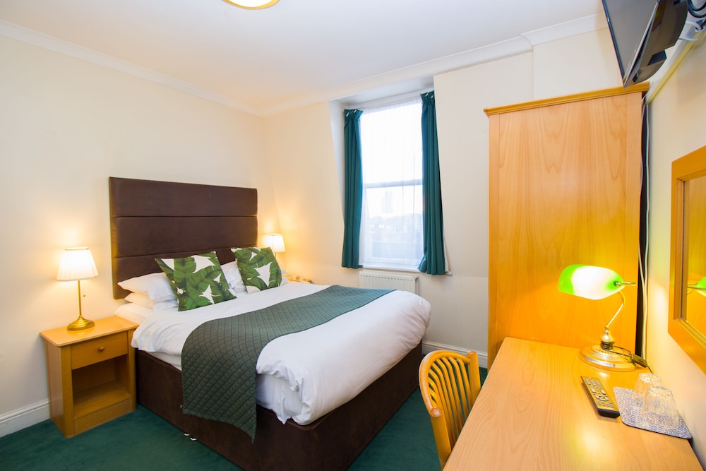 London Town Hotel 35/69