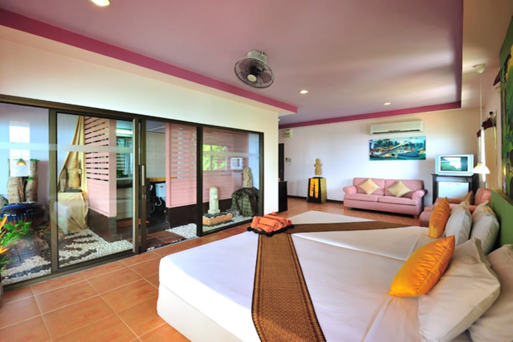 Suite, Sea View