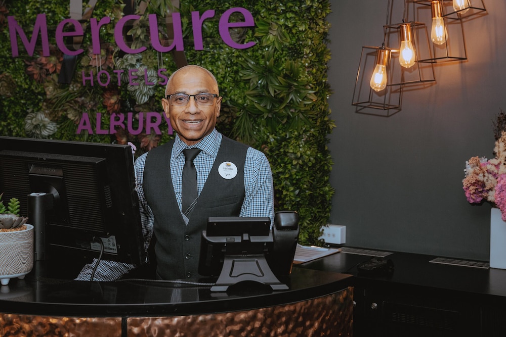 Mercure Albury 5/49