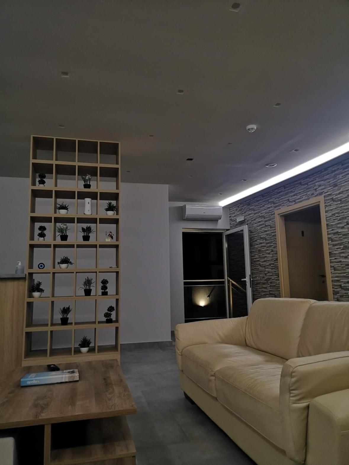 Three Island View Hotel 87/103