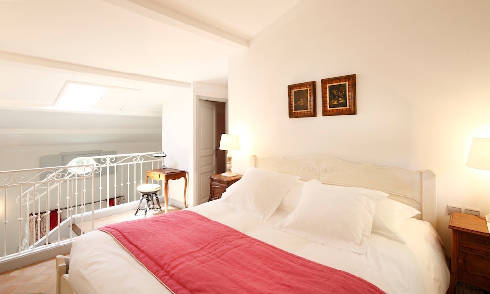 Hostellerie De L'abbaye De La Celle 10/50