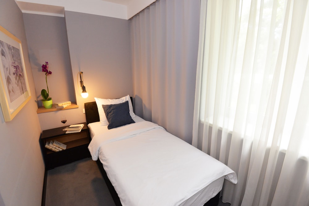 The Loop Hotel 19/63