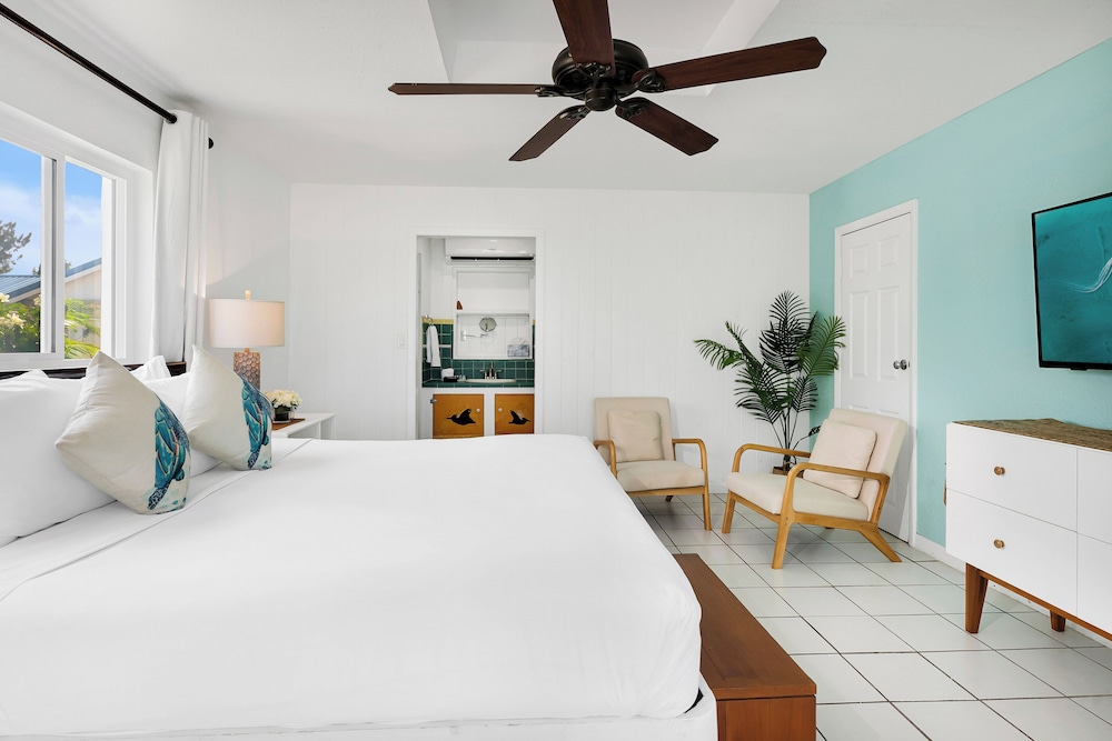 Pelican Beach Hotel 8/50